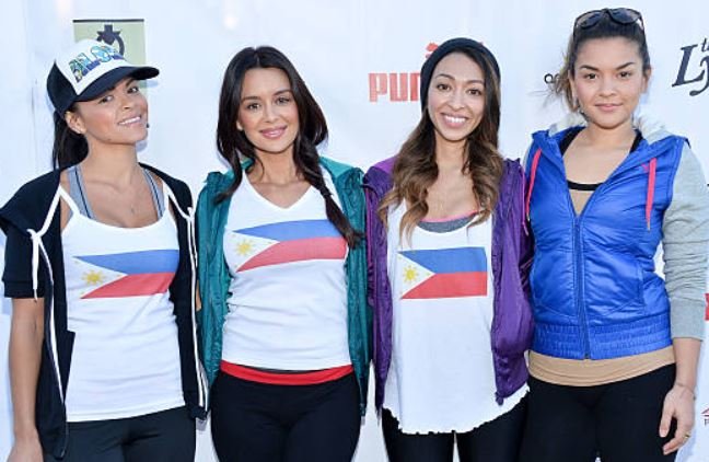 Presley Hernandez with the lylas (sisters)