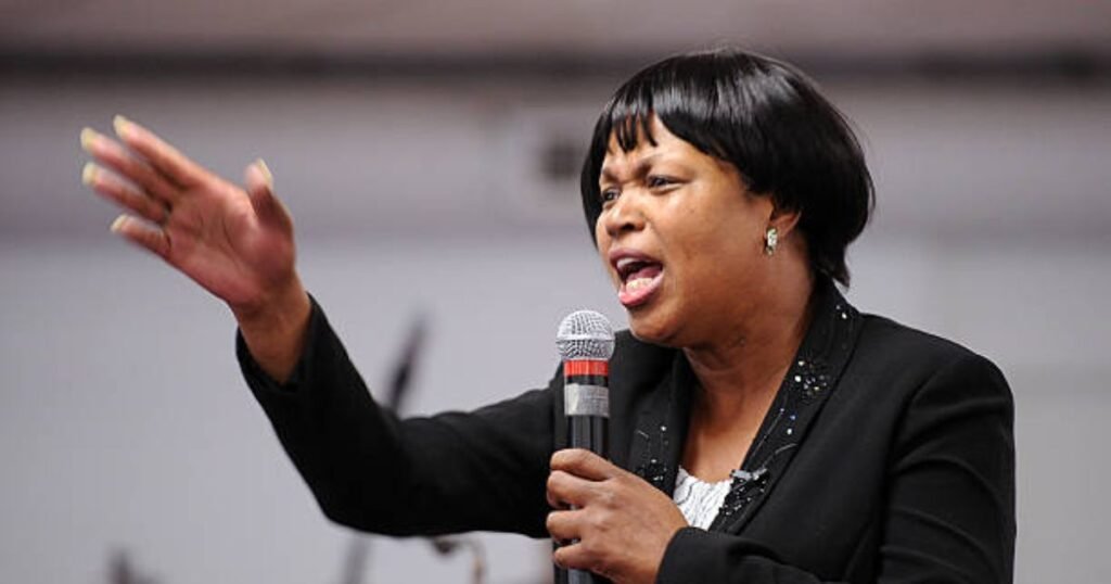 Who Is Jolinda Wade?