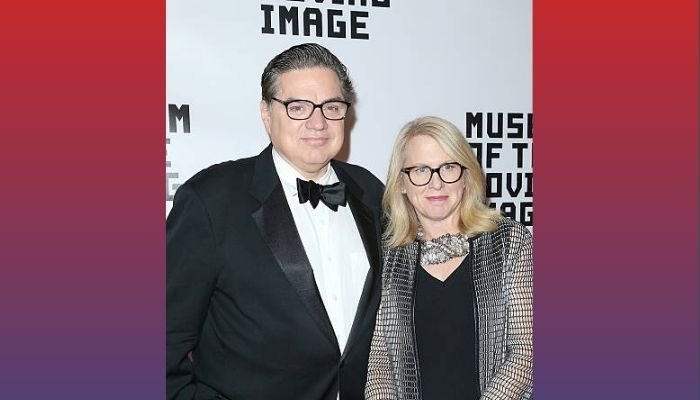 Her Husband: Oliver Platt