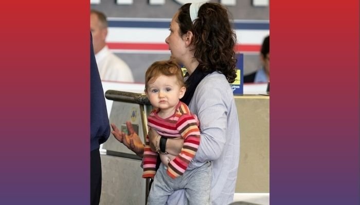 Her Mother: Sara Gilbert