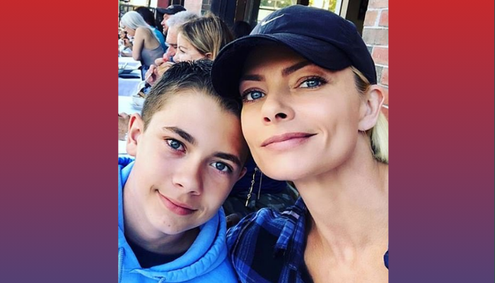 Meet Dezi Mother: Jaime Pressly