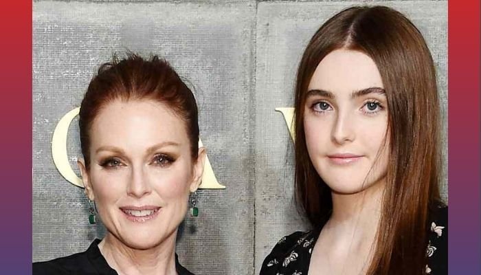  Julianne Moore and daughter Liv Freundlich