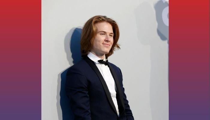 Roan Joseph Bronstein Lifestyle