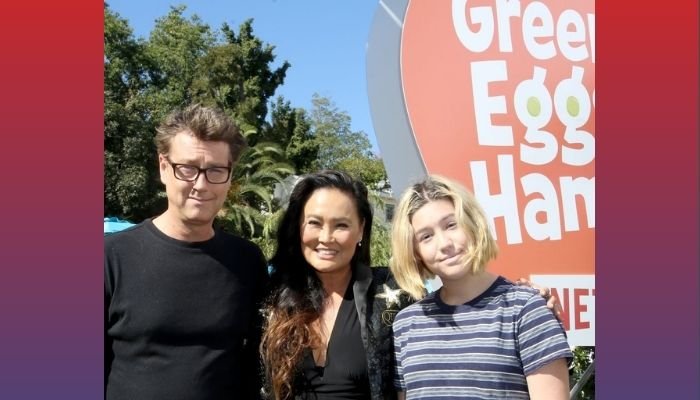 Simon Wakelin, Tia Carrere, and Bianca Wakelin