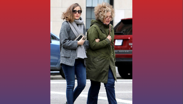 Jane Byrne and Rose Byrne 
