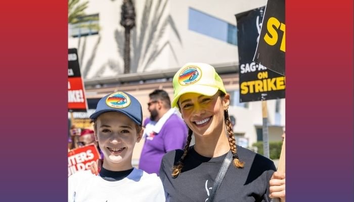 Paula Patton (R) and her son Julian Fuego Thicke